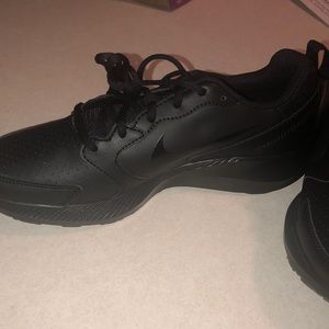 Women’s Leather Nike Size 7